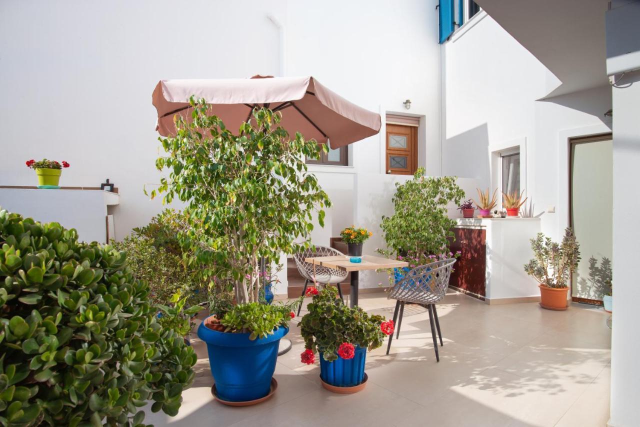 Angelica's Deluxe Rooms in Adamas Buitenkant foto